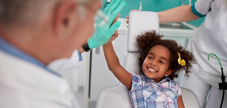 Tips Agar Si Kecil Tidak Takut Ke Dokter Gigi