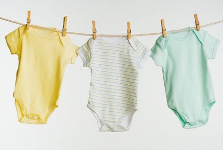 Sebelum Baju Baru Untuk Bayi Dipakai, Cuci Dulu Ya!