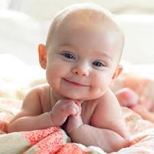 Kapan Bayi Bisa Tersenyum Dan Mengoceh