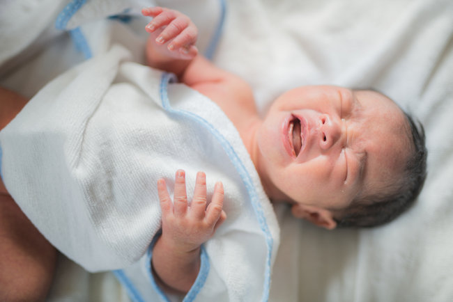 Amankah Bayi Laki-laki Yang Baru Lahir Langsung Disunat?
