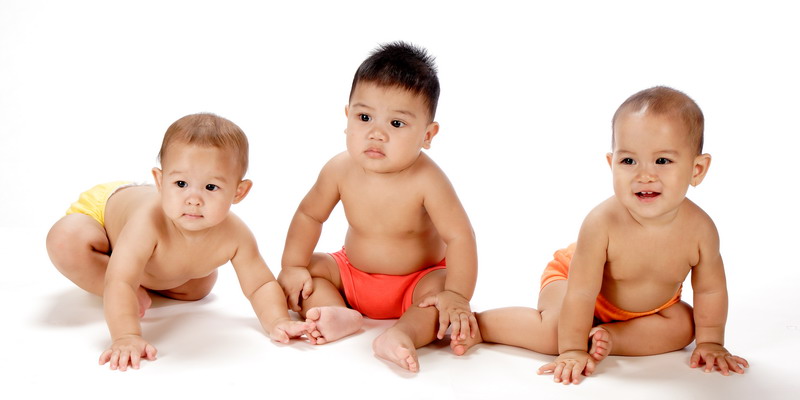 Trik Menstimulasi Bayi Duduk Tegak