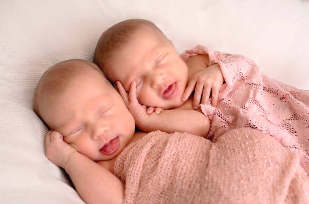 Rekomendasi Nama-nama Bayi Kembar Perempuan